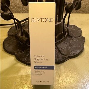 Glytone Enhance Brightening Serum